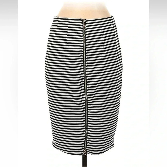 Guess | Black & White Stripe Timeless Classic Full Zip Pencil Skirt Size S Small - Picture 2 of 2